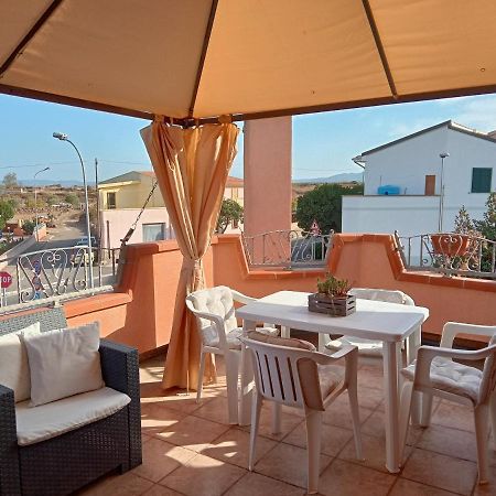 Casa Vacanza Le 2 Isole Suni Екстер'єр фото