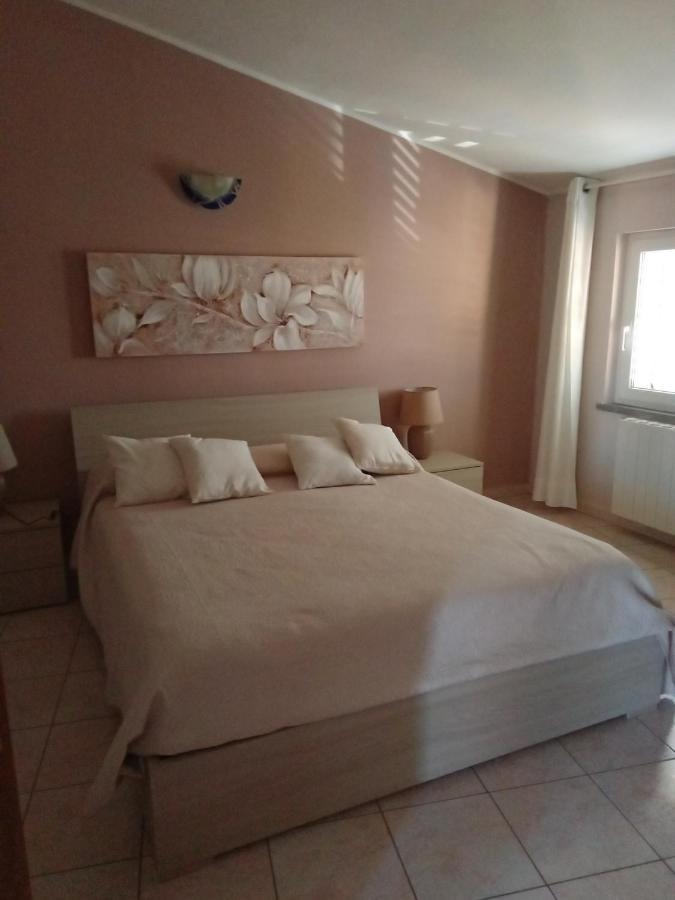 Casa Vacanza Le 2 Isole Suni Екстер'єр фото