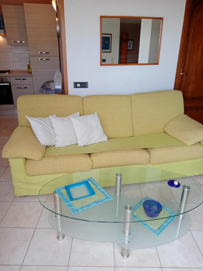 Casa Vacanza Le 2 Isole Suni Екстер'єр фото