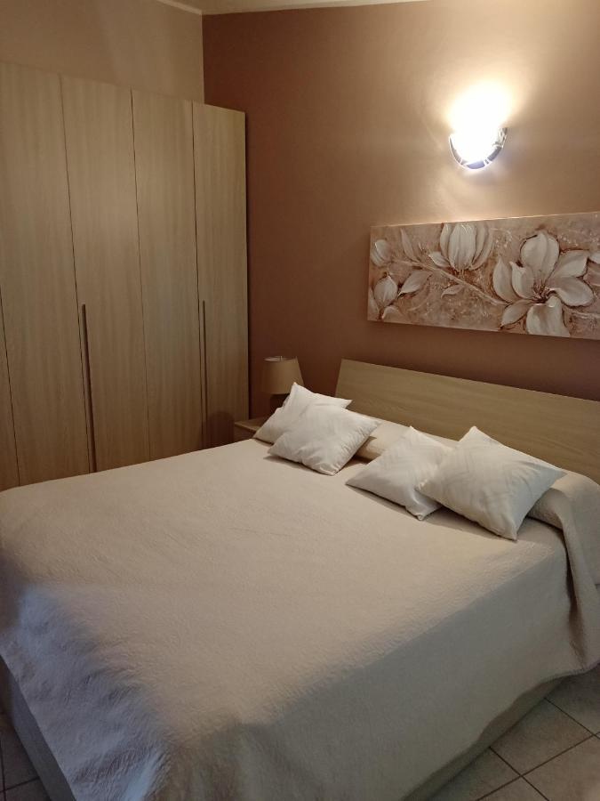 Casa Vacanza Le 2 Isole Suni Екстер'єр фото
