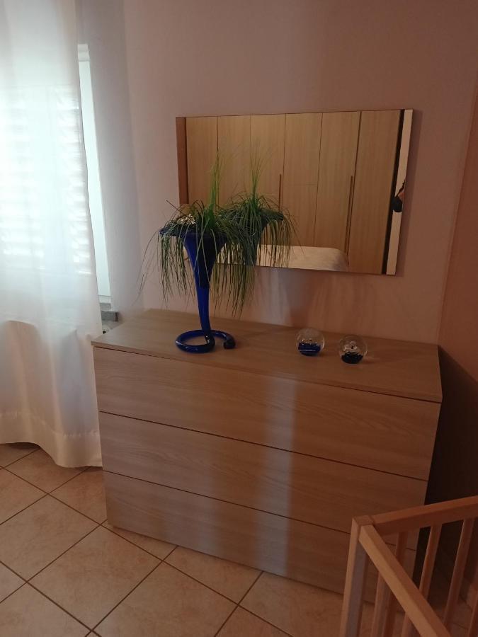 Casa Vacanza Le 2 Isole Suni Екстер'єр фото
